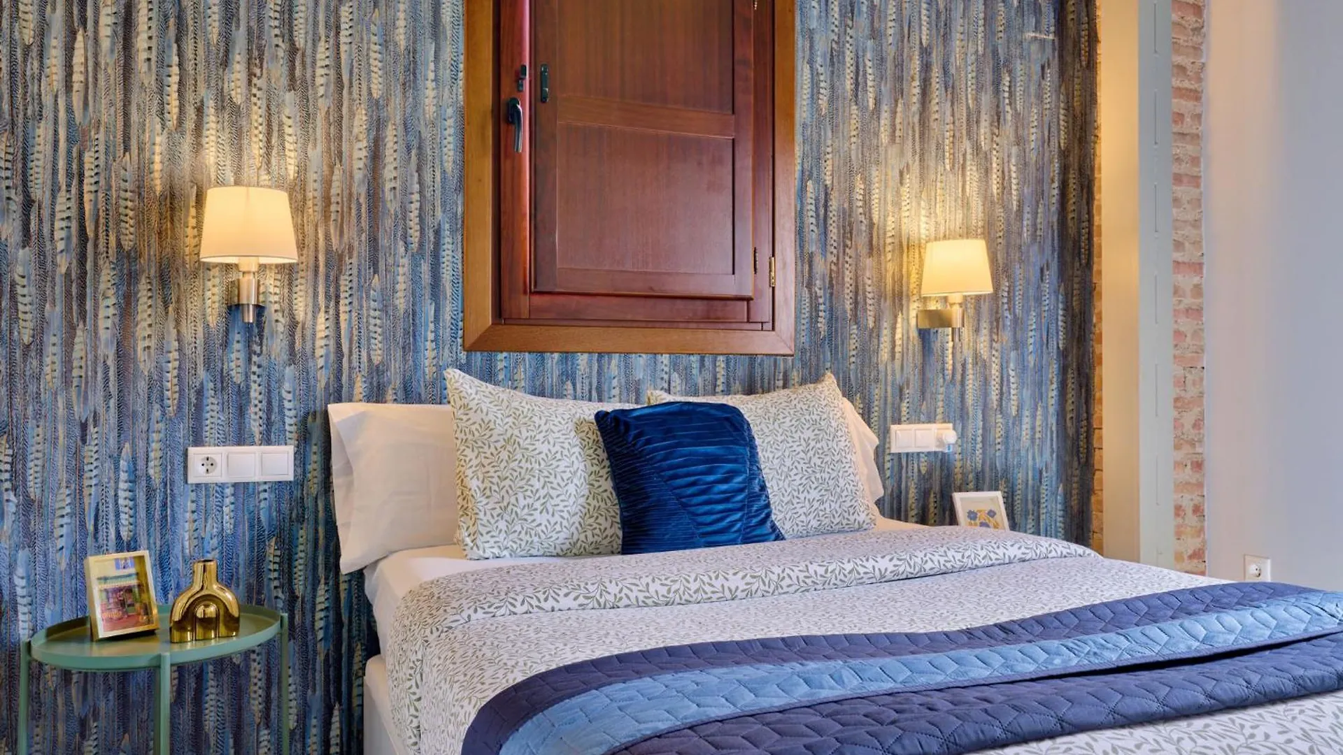 Rueda Bolas Suites - Hostatel 그라나다