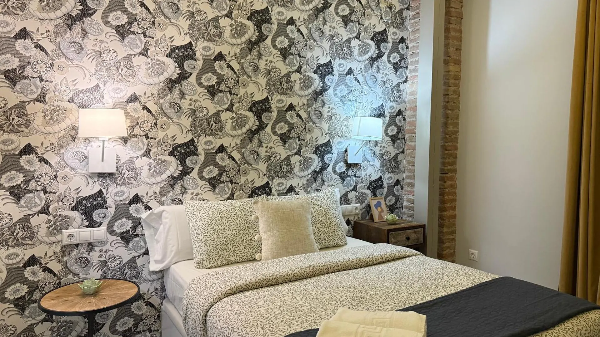 Rueda Bolas Suites - Hostatel Granada 0*,  Spain