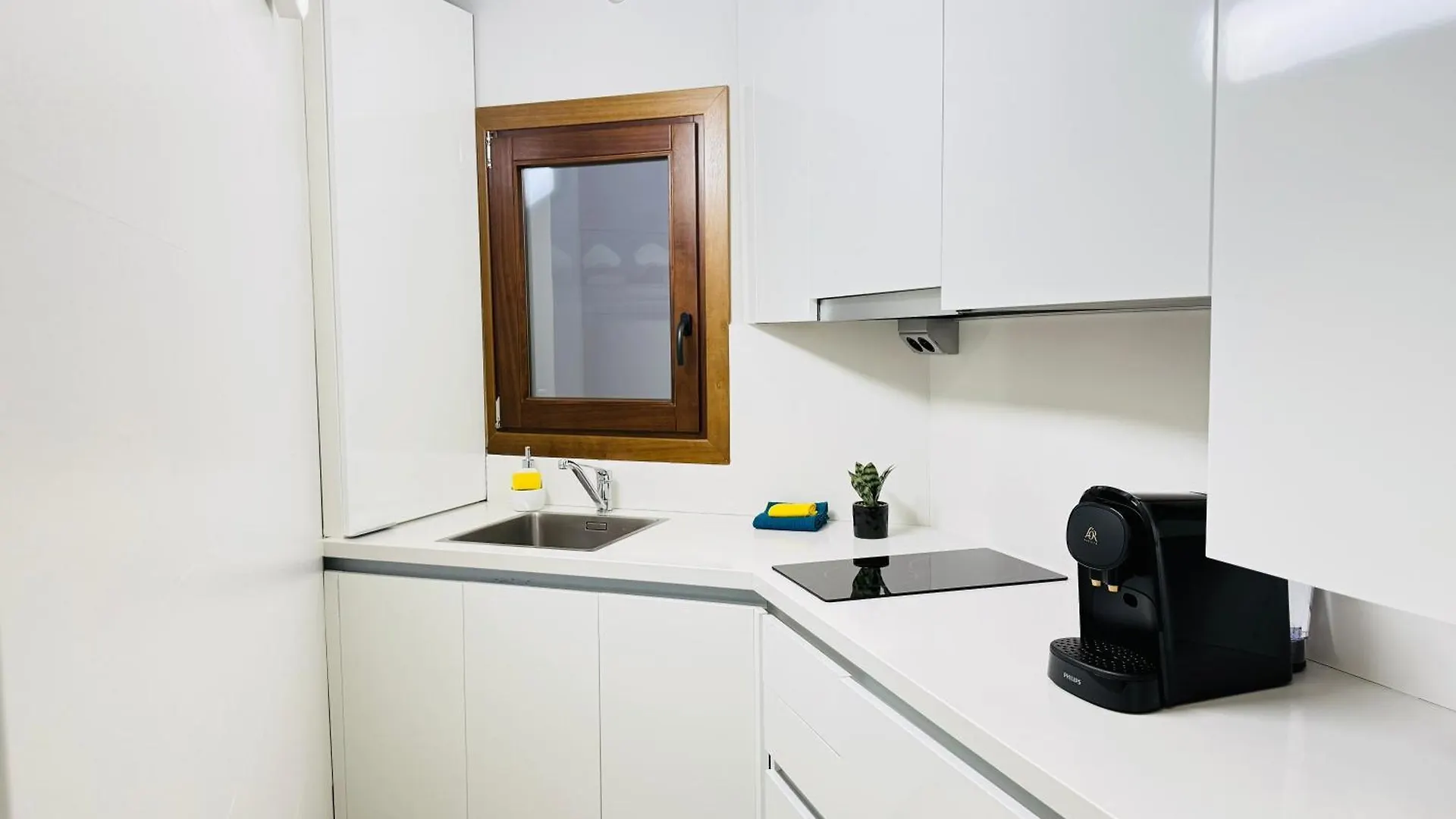 Rueda Bolas Suites - Hostatel Granada Spain