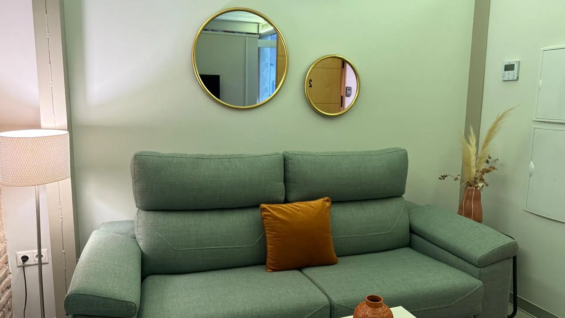 Rueda Bolas Suites - Hostatel Granada