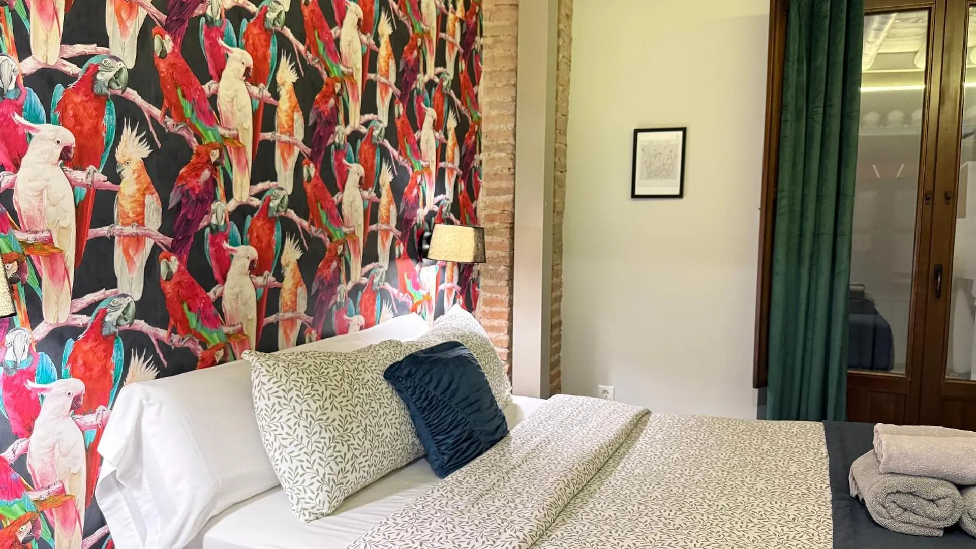 Rueda Bolas Suites - Hostatel Granada 0*,