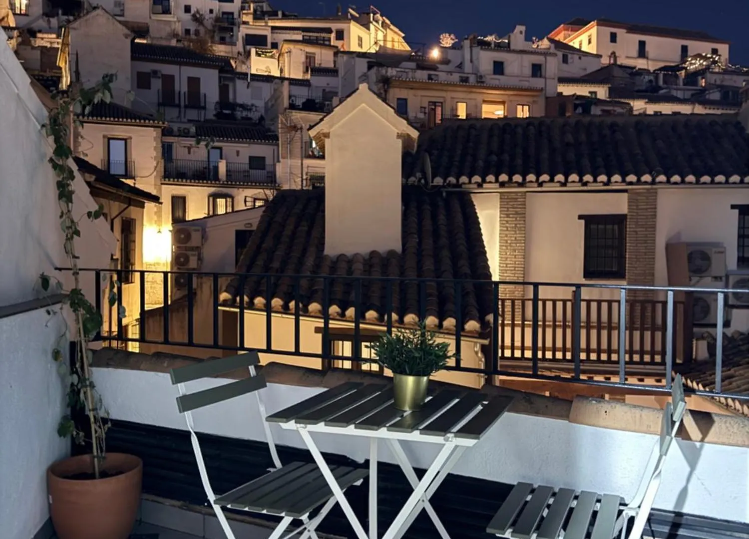 Rueda Bolas Suites - Hostatel Granada Apartment
