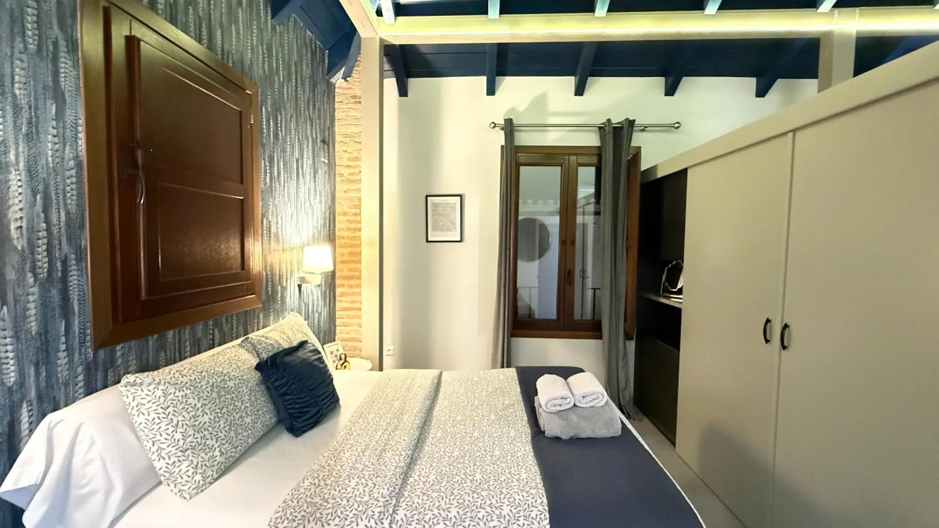 Rueda Bolas Suites - Hostatel Granada 0*,