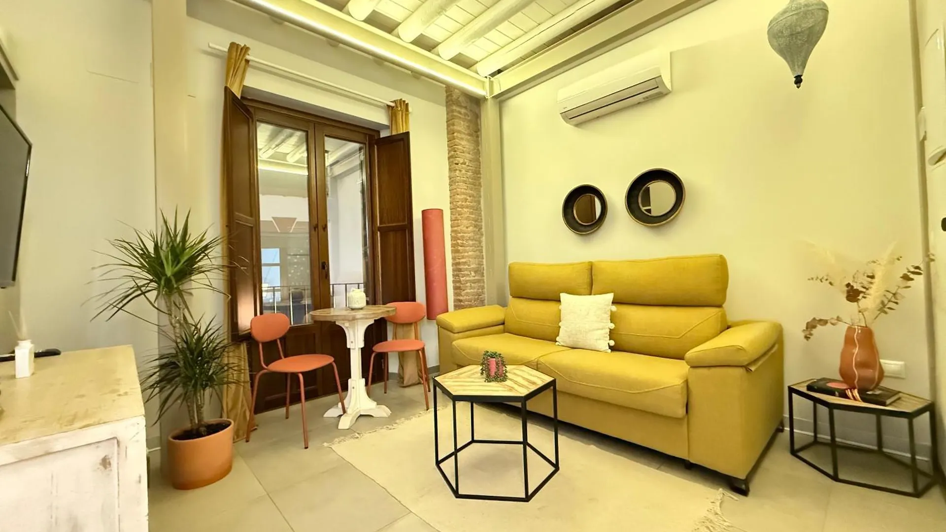 Rueda Bolas Suites - Hostatel Granada 0*,