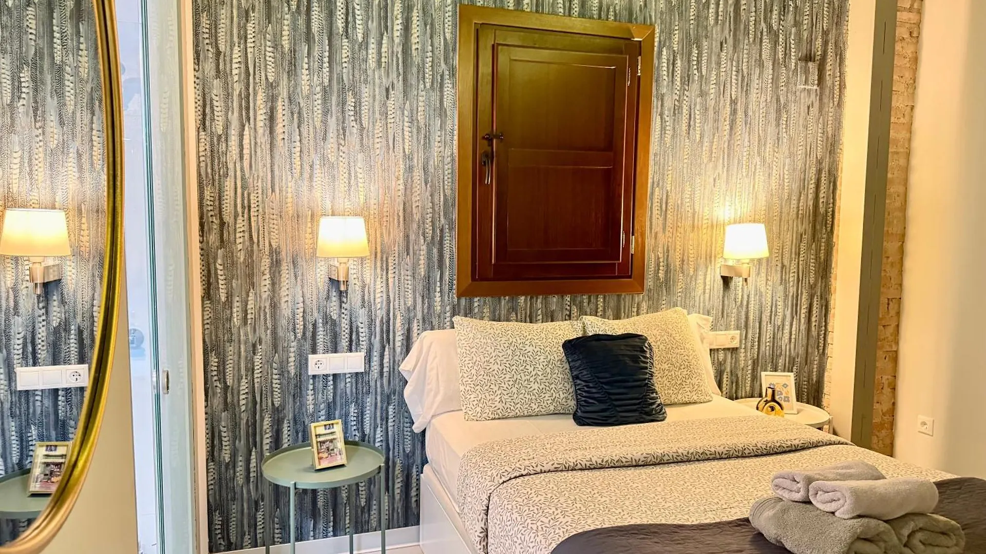 Rueda Bolas Suites - Hostatel Granada Apartment