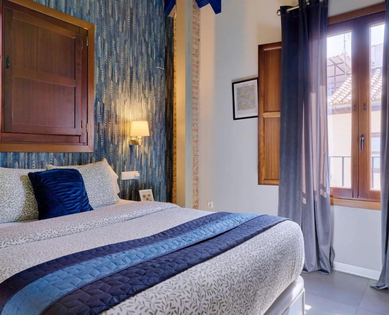 Rueda Bolas Suites - Hostatel Granada 0*,