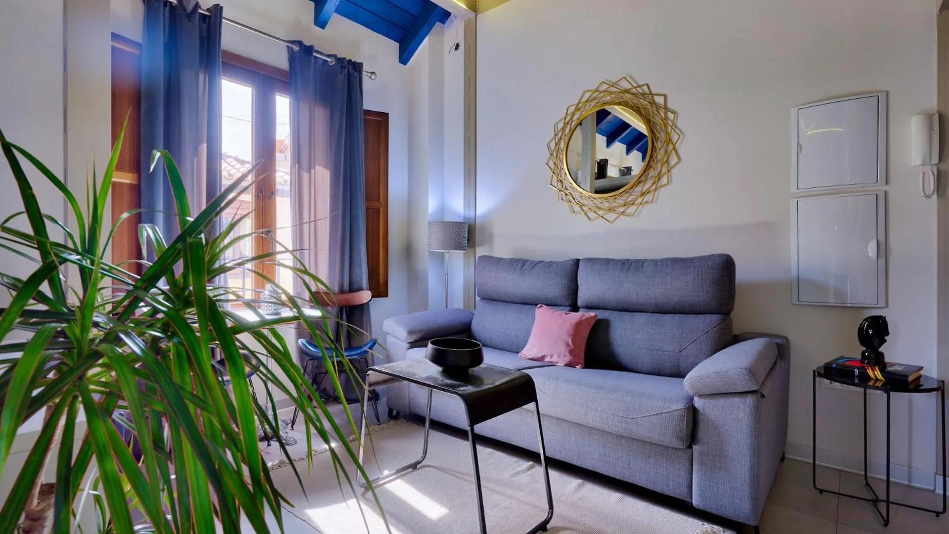 Rueda Bolas Suites - Hostatel Granada 0*,  Spain