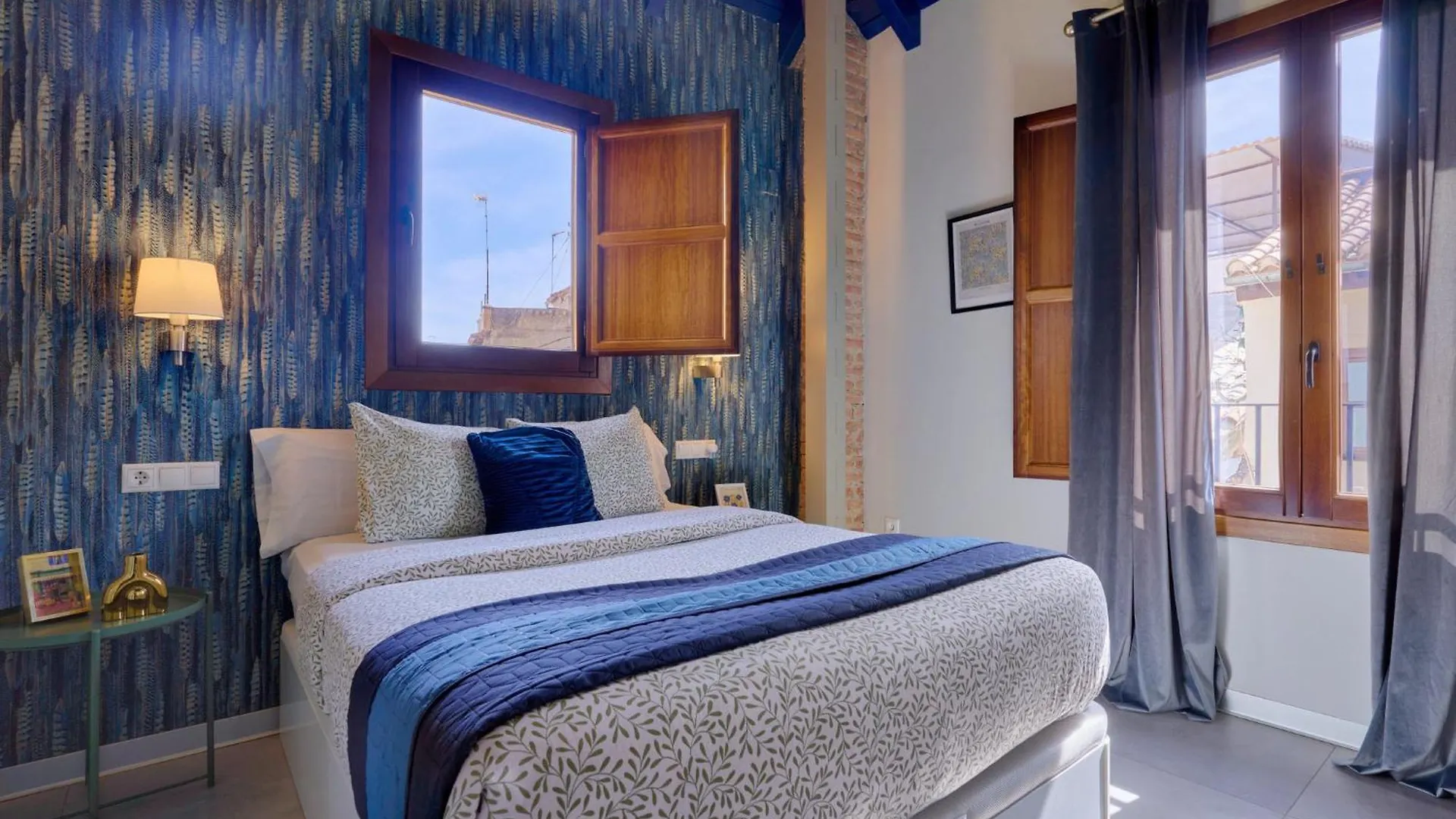 Apartment Rueda Bolas Suites - Hostatel Granada Spain