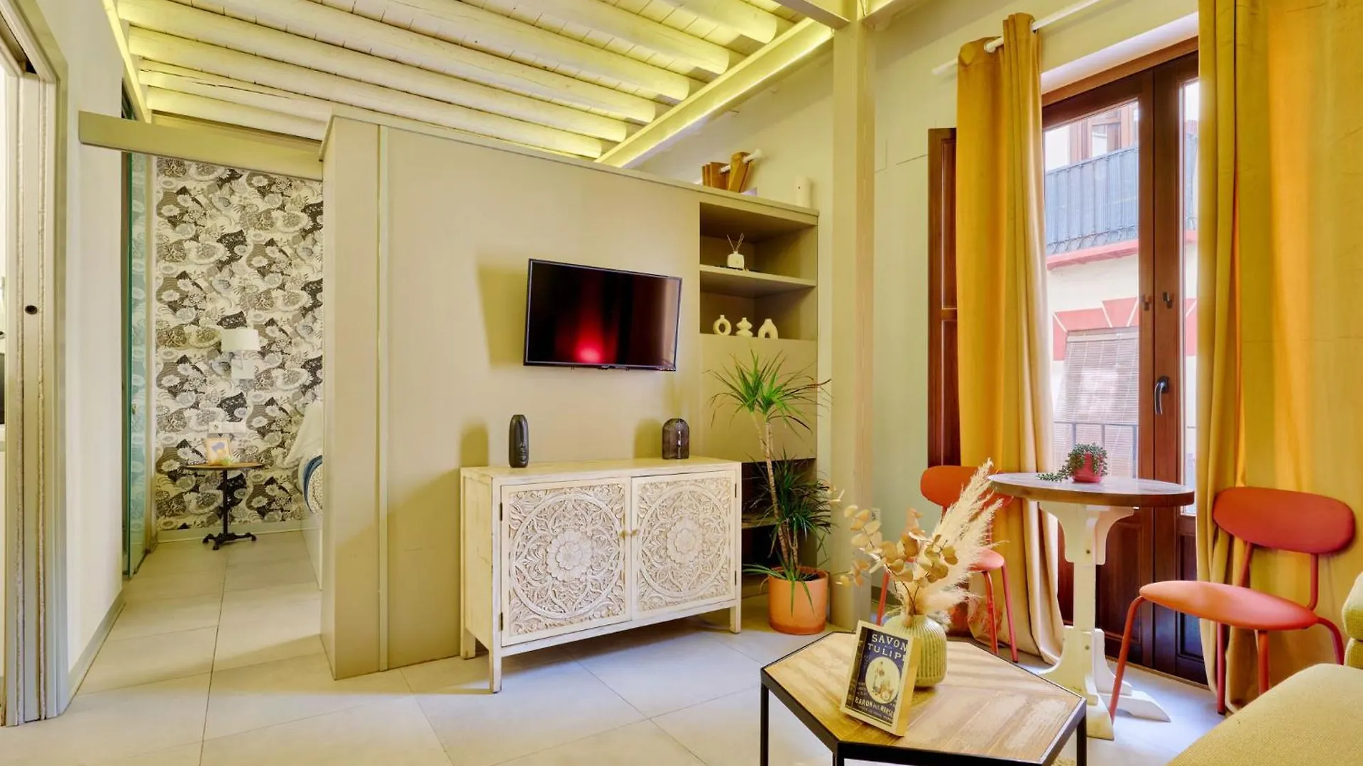 Rueda Bolas Suites - Hostatel Granada 0*,