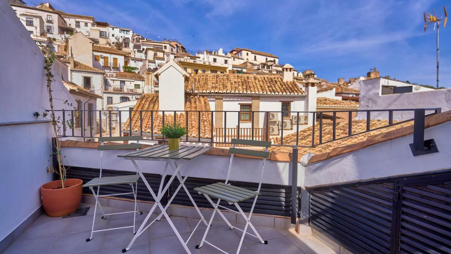 Rueda Bolas Suites - Hostatel Granada Apartment
