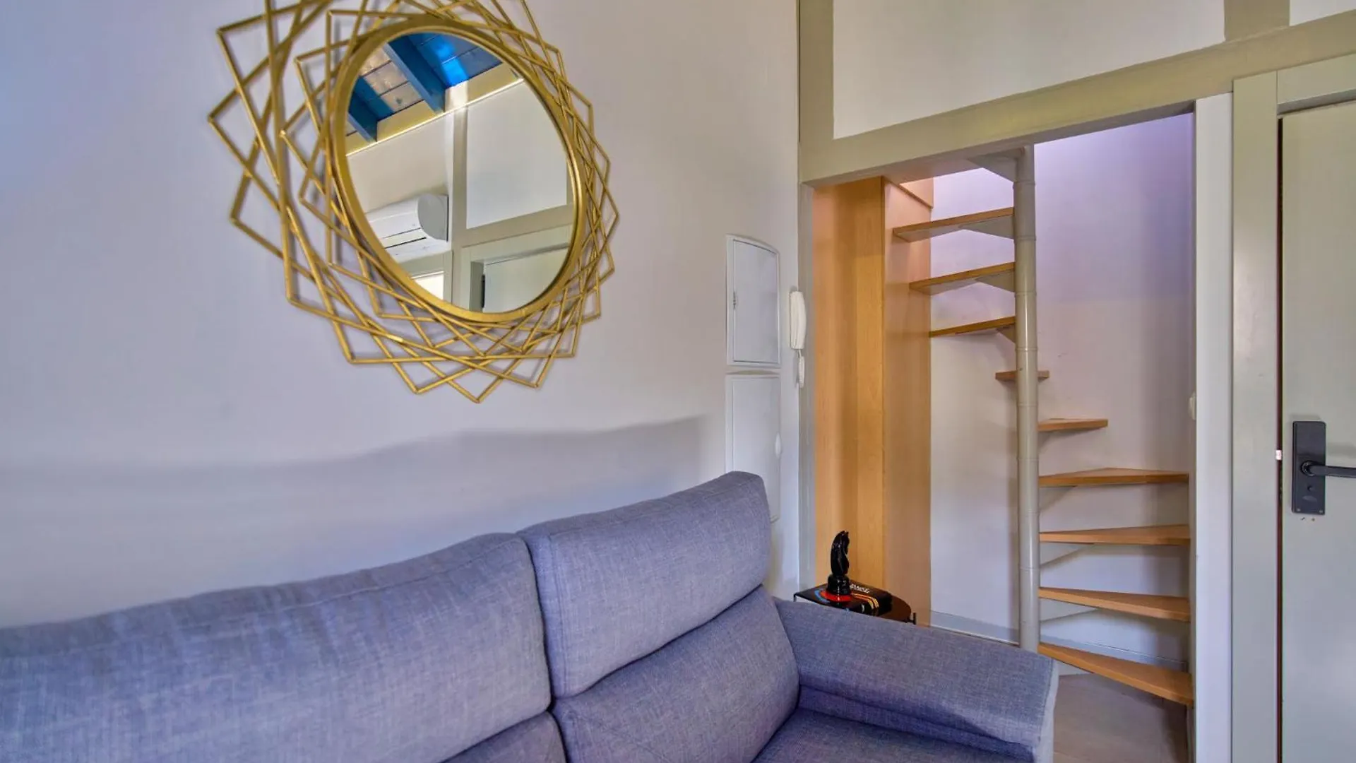 Rueda Bolas Suites - Hostatel Granada Spain